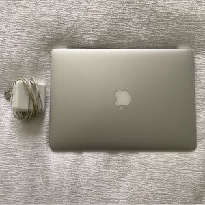 MacBook Air (working, used)
